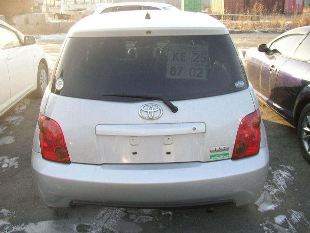 2003 Toyota ist