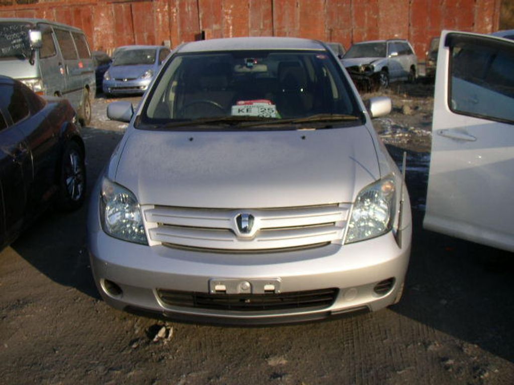 2003 Toyota ist