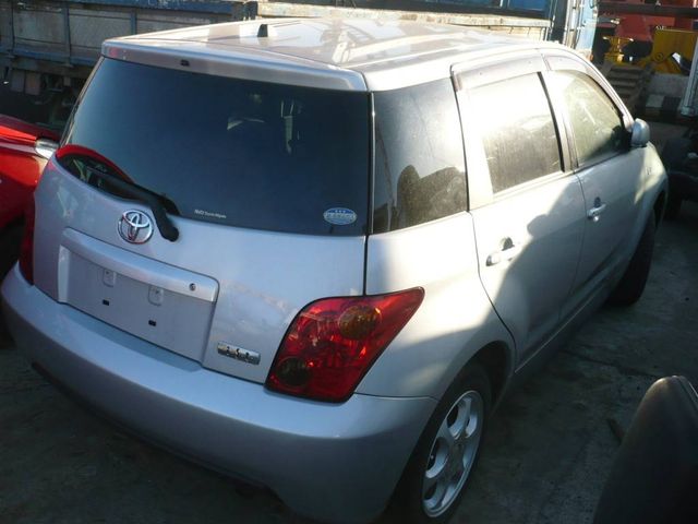 2003 Toyota ist