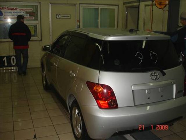 2003 Toyota ist