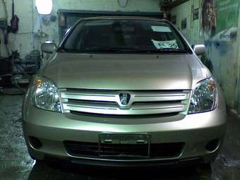 2003 Toyota ist