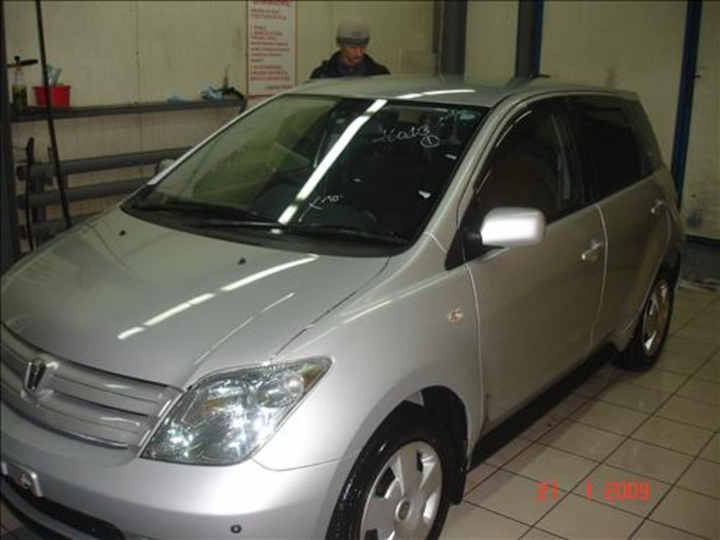 2003 Toyota ist