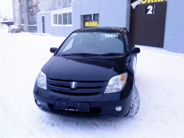 2003 Toyota ist