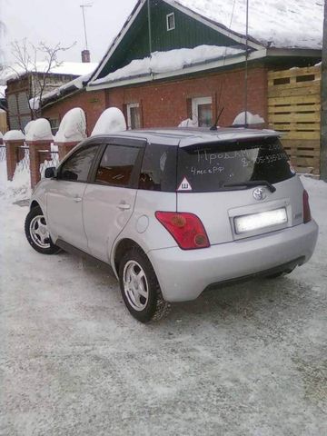 2003 Toyota ist