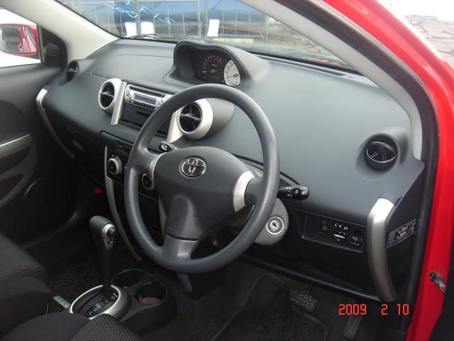 2003 Toyota ist