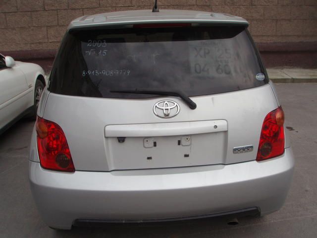 2003 Toyota ist