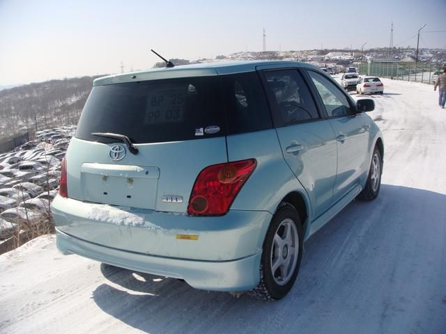 2003 Toyota ist