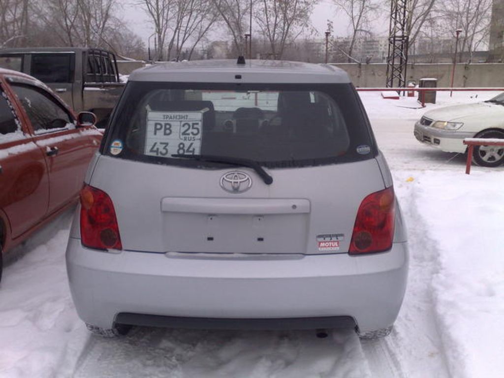 2003 Toyota ist