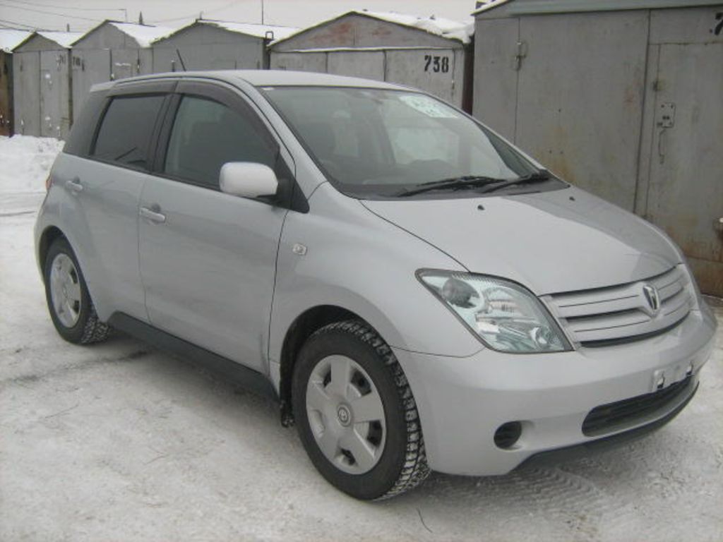 2003 Toyota ist