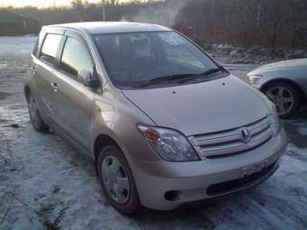 2003 Toyota ist