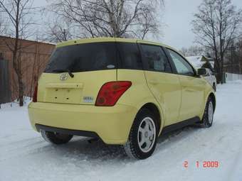 2003 Toyota ist Pictures