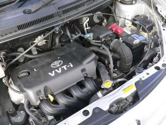 2003 Toyota ist Photos