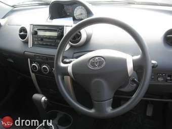 2003 Toyota ist Photos