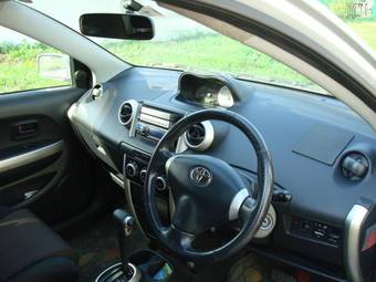 2003 Toyota ist Photos