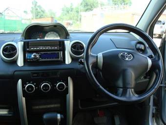 2003 Toyota ist Pictures