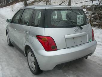 2003 Toyota ist Photos