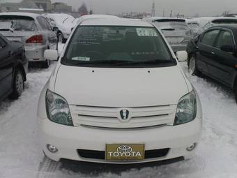 2003 Toyota ist Photos