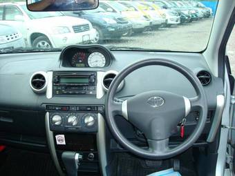 2003 Toyota ist Photos