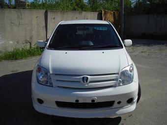 2003 Toyota ist Photos