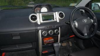 2003 Toyota ist Pictures