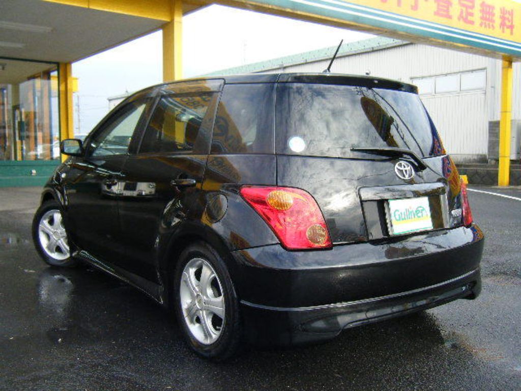 2004 Toyota ist