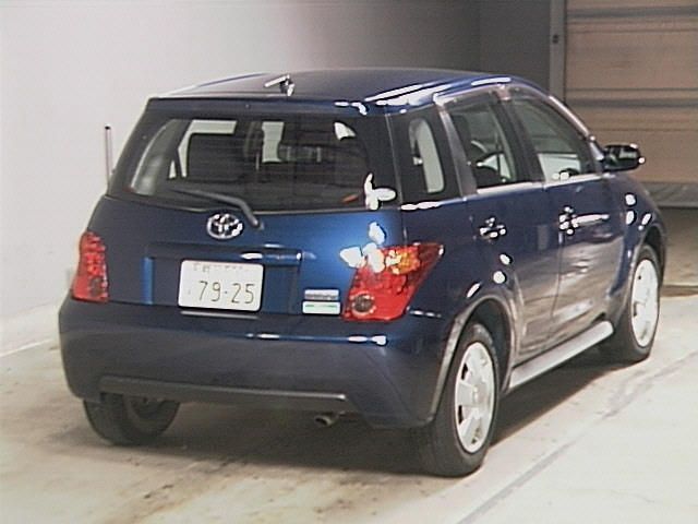 2004 Toyota ist