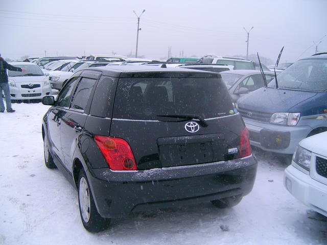 2004 Toyota ist