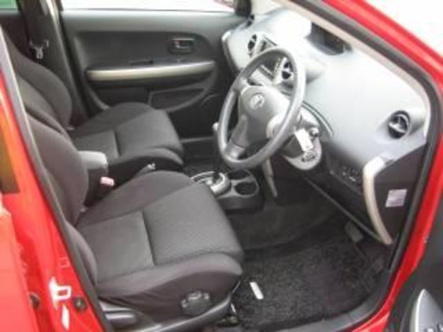 2004 Toyota ist