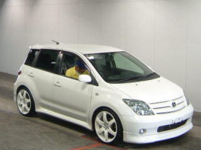 2004 Toyota ist