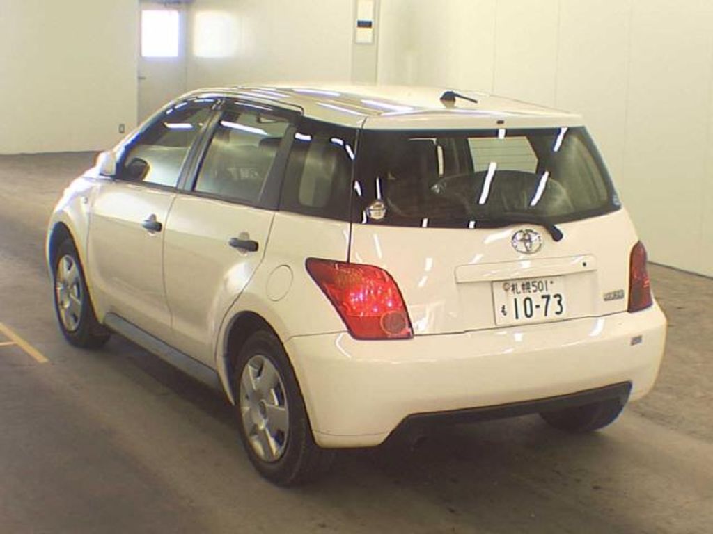 2004 Toyota ist