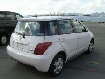 2004 Toyota ist Pictures