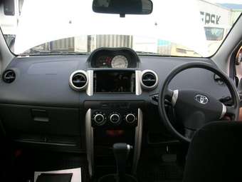 2004 Toyota ist Pictures