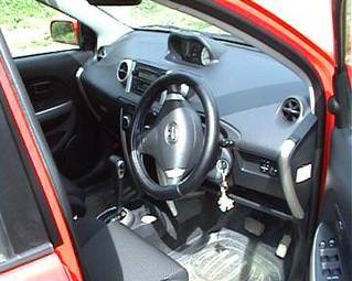 2004 Toyota ist Images