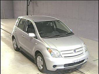 2004 Toyota ist Images