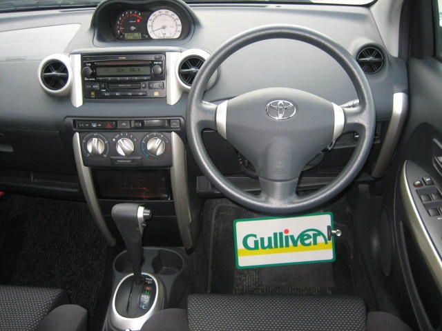 2005 Toyota ist