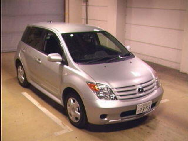 2005 Toyota ist
