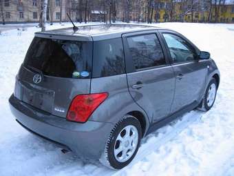 2005 Toyota ist Photos