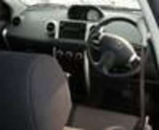 2005 Toyota ist Pictures