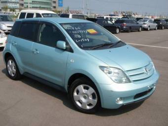 2005 Toyota ist Pictures