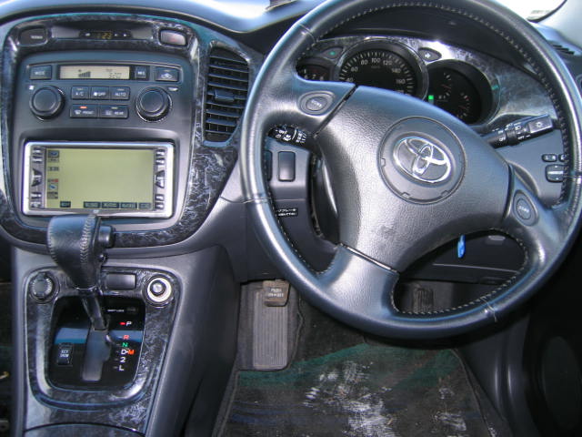 2001 Toyota Kluger V Pics