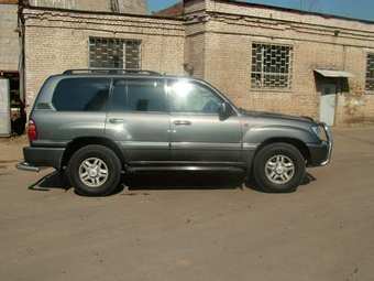 1998 Toyota Land Cruiser Photos