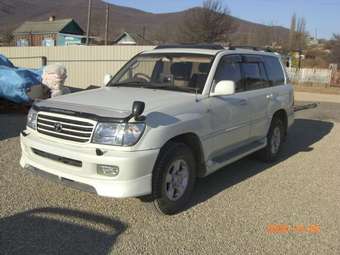1998 Toyota Land Cruiser Photos