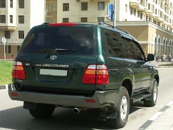 1999 Toyota Land Cruiser Pictures