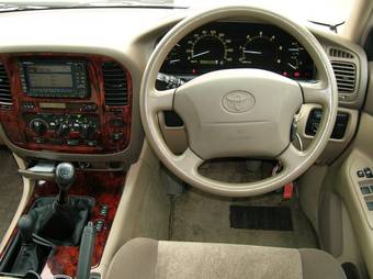 2000 Toyota Land Cruiser Photos