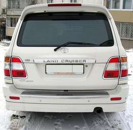 2000 Toyota Land Cruiser Pictures