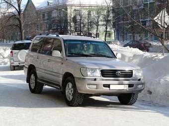 2000 Toyota Land Cruiser Pictures