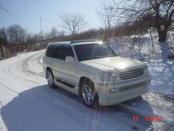 2000 Toyota Land Cruiser Photos