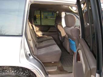 2000 Toyota Land Cruiser Pictures