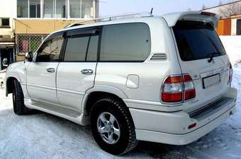 2000 Toyota Land Cruiser Pictures