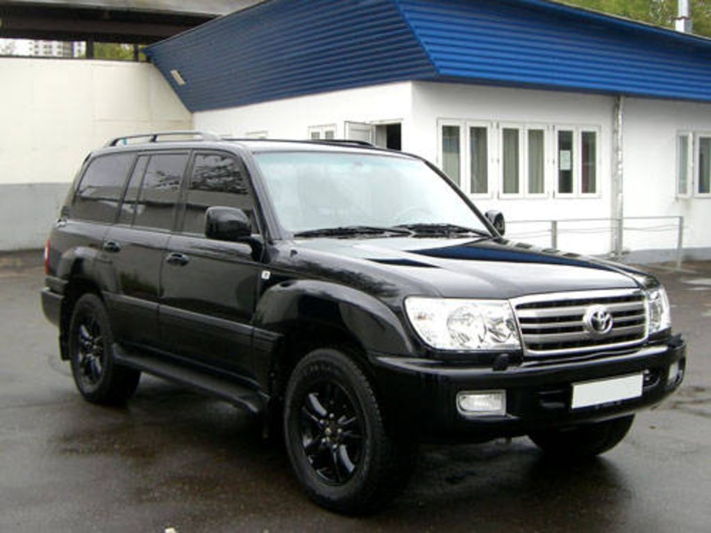 Тойота 100 2001. Toyota Land Cruiser 105. Toyota Land Cruiser 2001. Тойота ленд Крузер 105 черный. Тойота ленд круизер 2001.